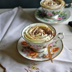 Chocolate Mousse with Whipped Cream - Recipe photo by hechoenlapropriete