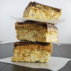 Tagalong Rice Krispy Treats - Recipe photo by mallowandco