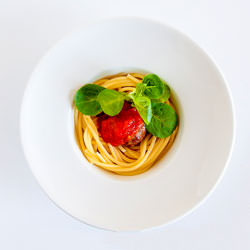 Meatballs in Spaghetti Wreath - Recipe photo by Sandra bakes a party