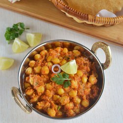 Chana Masala - Recipe photo by vsharmilee