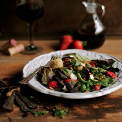 Strawberry and Pecan Salad - Recipe photo by HowToSimplify