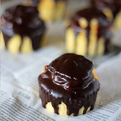 Boston Cream Cupcakes - Recipe photo by Zoka