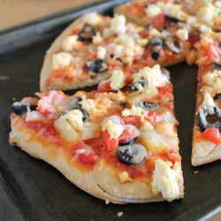 Vegan Pizza - Recipe photo by VeganYumminess