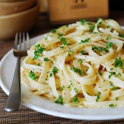 Easy Fettuccine Alfredo - Recipe photo by JuliasAlbum
