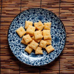 Cheese Crackers - Recipe photo by luluhorn