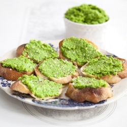 Smashed Pea Crostini - Recipe photo by Country Spoon