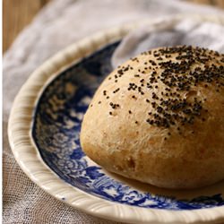 Sunday Brunch Yeast Rolls - Recipe photo by robinia