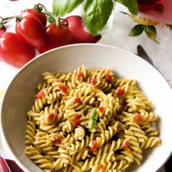 Pasta Tomato and Basil - Recipe photo by lamanuboldi