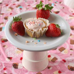 Fresh Strawberry Cupcakes - Recipe photo by tsp basil