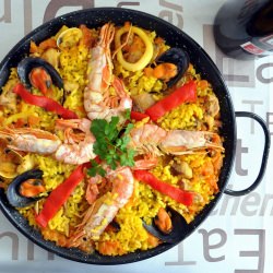 Authentic Spanish Paella - Recipe photo by valery86
