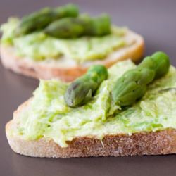 Crostini with Green Asparagus - Recipe photo by LeGourmandBelge