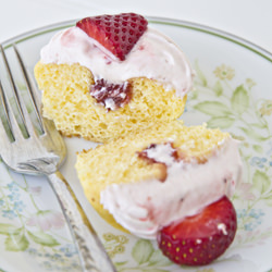 Strawberry Orange Cupcakes with Jam - Recipe photo by simply klassic
