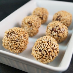 Raw Almond Fudge Bites - Recipe photo by myinspiration.tv