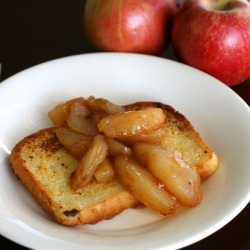 French Toast Apple Cobbler - Recipe photo by WiCProject