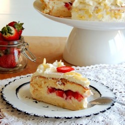 Strawberry Cake - Recipe photo by Vonzi