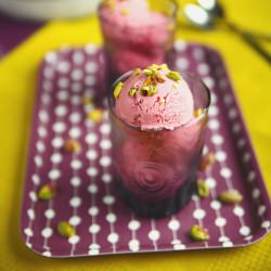 Raspberry Ice Cream - Recipe photo by passthefood