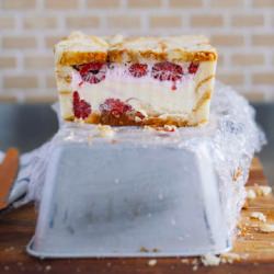 Raspberry Vanilla Ice-Cream Cake - Recipe photo by Ribbonclown