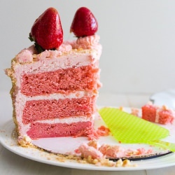 Strawberry Cake - Recipe photo by feelingfoodish