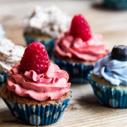 Cupcakes with Cream Cheese Frosting - Recipe photo by cagsmith