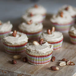 Peanut Butter Banana Cupcakes - Recipe photo by Sprinkle Charms