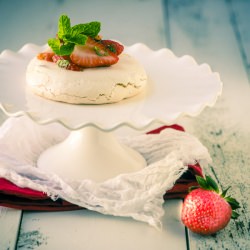 Pavlova w/ Strawberry & Mint Sauce - Recipe photo by The Witch