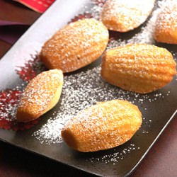 Very Vanilla Madeleines - Recipe photo by bashfulbao
