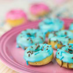 Mini Doughnuts - Recipe photo by alma_objetivocupcake