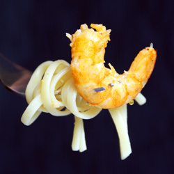 Garlic Shrimps with Linguine - Recipe photo by WhileHeWasOut