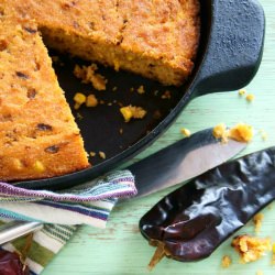 Smoky Hatch Chile Skillet Cornbread - Recipe photo by cookingontheweekends