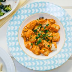 Gnocchi & Roasted Pepper Alfredo - Recipe photo by veganmiam