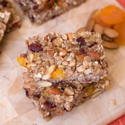 Spelt Oat Cranberry Almond Bars - Recipe photo by Sweettwist