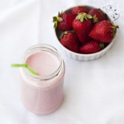 Strawberry Smoothie - Recipe photo by elenianag