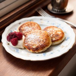 Syrniki-Sweet Cheese Fritters - Recipe photo by vikalinka