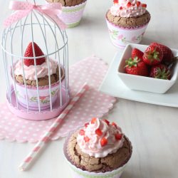 Chocolate and Strawberry Cupcakes - Recipe photo by madamexicaras