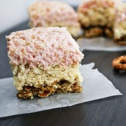 Strawberry Pretzel Salad Treats - Recipe photo by mallowandco