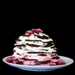 Raspberry Ice Cream Cake - Recipe photo by Ausra