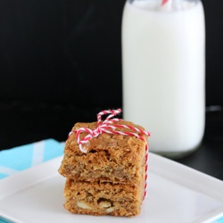Brown-Butter Toffee Blondies - Recipe photo by mrsregueiro
