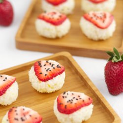Strawberry Sushi - Recipe photo by thymebombe