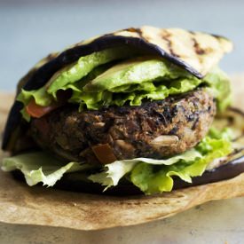 Black Bean and Red Pepper Burgers - Recipe photo by joanamendes