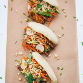 Vegan Braised Chicken Gua Bao - Recipe photo by veganmiam