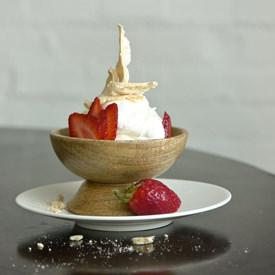 Strawberries and Cream - Recipe photo by onionchoco