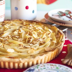 Pear Tart with Creme Patissiere - Recipe photo by whodoesthedishes