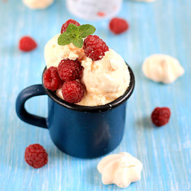 Raspberry Meringue Ice Cream - Recipe photo by Zoka