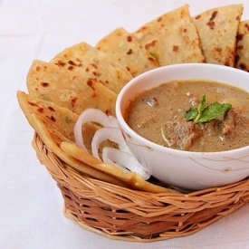 Aloo Paratha - Recipe photo by divyapramil