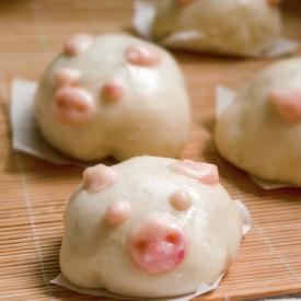 Chinese Steamed Red Bean Buns - Recipe photo by Hungry PeePor