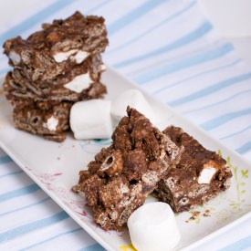 Muddy Buddy Smores Bars - Recipe photo by Sweettwist