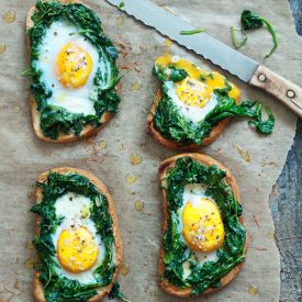 Toast with Egg and Spinach - Recipe photo by okuchnia
