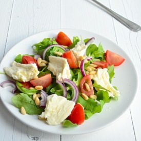 A Simple Italian Salad - Recipe photo by uitpaulineskeuken