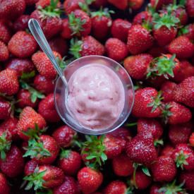 Banana Strawberry Faux Cream - Recipe photo by teacher-chef