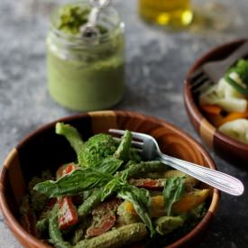 Tomato Pesto Dressed Veggie Salad - Recipe photo by easyfoodsmith